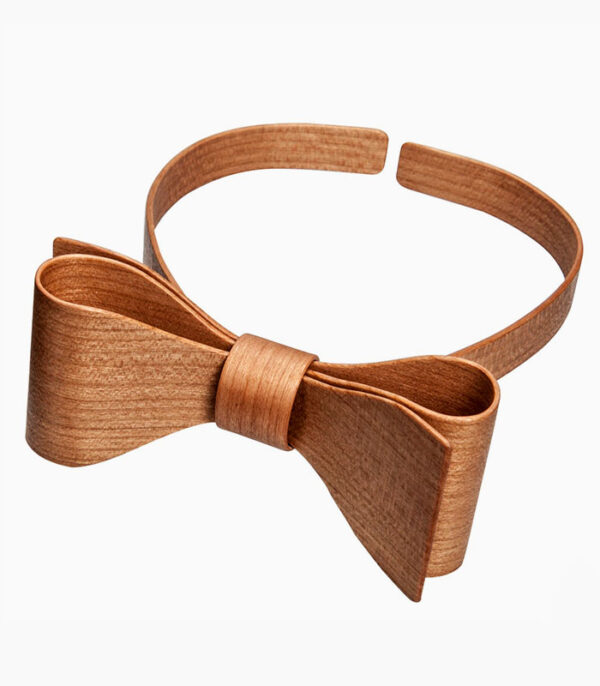 Wooden bow tie man - Image 2